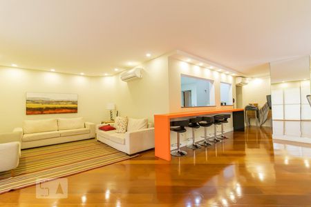 Apartamento à venda com 225m², 4 quartos e 3 vagasÁrea comum - Salão de festas