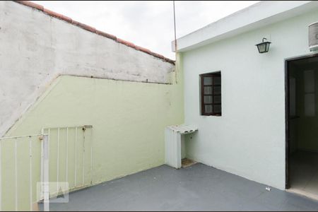 Casa para alugar com 45m², 2 quartos e sem vagaQuintal