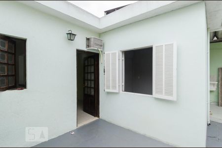Casa para alugar com 45m², 2 quartos e sem vagaQuintal