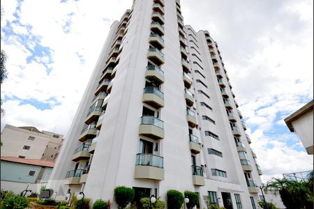 Apartamento à venda com 115m², 3 quartos e 3 vagas Apartamento à venda com 115m², 3 quartos e 3 vagasFachada