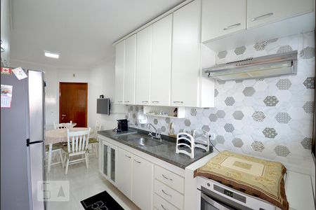 Apartamento à venda com 115m², 3 quartos e 3 vagas Apartamento à venda com 115m², 3 quartos e 3 vagasCozinha