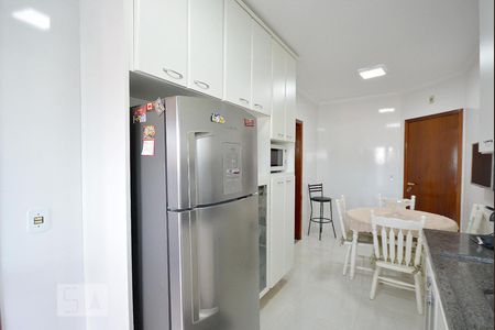 Apartamento à venda com 115m², 3 quartos e 3 vagas Apartamento à venda com 115m², 3 quartos e 3 vagasCozinha