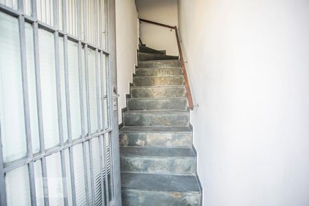 Escadas - Entrada lateral de casa à venda com 3 quartos, 269m² em Americanópolis, São Paulo