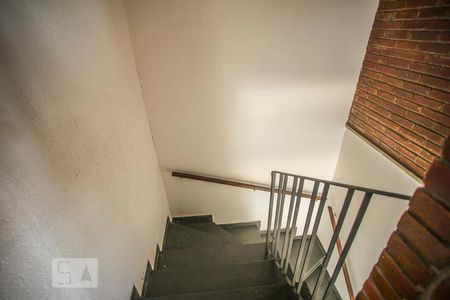 Escadas - Entrada lateral de casa à venda com 3 quartos, 269m² em Americanópolis, São Paulo