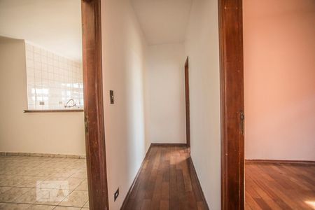 Corredor de casa para alugar com 3 quartos, 269m² em Americanópolis, São Paulo