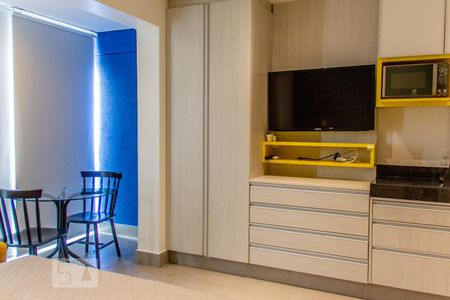 Cozinha de apartamento para alugar com 1 quarto, 27m² em Vila Olímpia, São Paulo