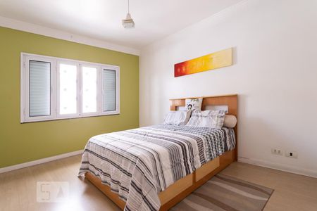 Casa à venda com 312m², 6 quartos e 3 vagasQuarto 01