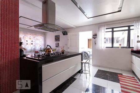 Casa à venda com 312m², 6 quartos e 3 vagasCozinha
