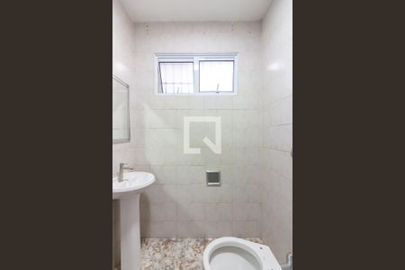 Casa para alugar com 177m², 3 quartos e 3 vagasBanheiro 1