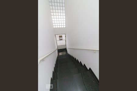 Studio para alugar com 35m², 1 quarto e sem vagaEscadas de acesso ao apartamento