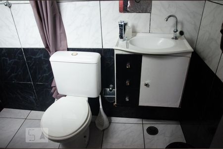 Casa à venda com 130m², 3 quartos e 4 vagasBanheiro da Suíte