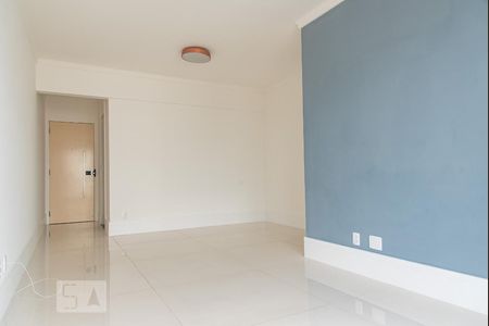 Sala de apartamento para alugar com 3 quartos, 75m² em Vila Firmiano Pinto, São Paulo
