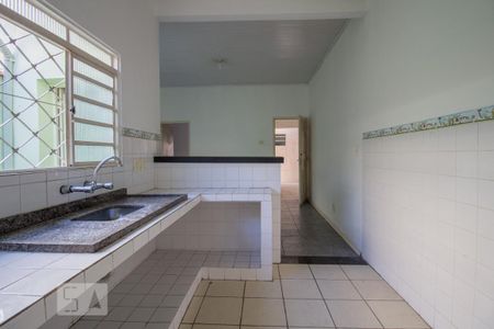 Cozinha de casa para alugar com 1 quarto, 60m² em Santa Rita, São Paulo