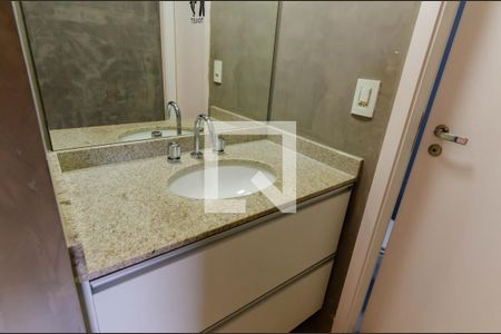 Banheiro de apartamento para alugar com 1 quarto, 57m² em Campo Belo, São Paulo