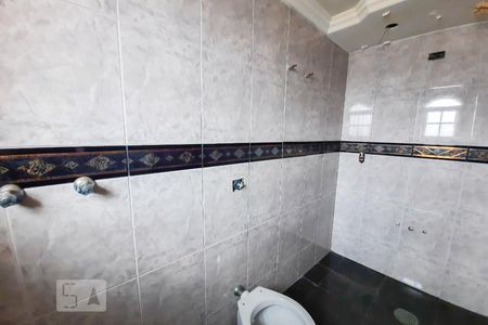 Casa à venda com 606m², 4 quartos e 6 vagasBanheiro da Suíte 4
