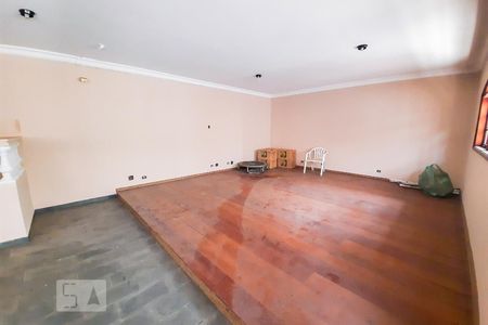 Casa à venda com 606m², 4 quartos e 6 vagasSalão de festas 