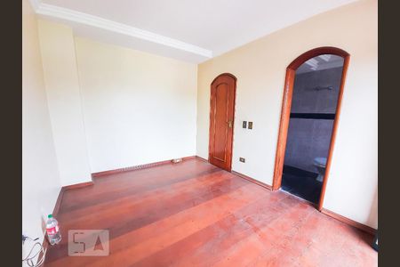 Casa à venda com 606m², 4 quartos e 6 vagasSuíte 2
