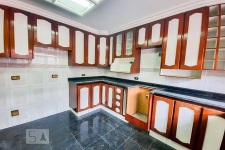Casa à venda com 606m², 4 quartos e 6 vagasCozinha