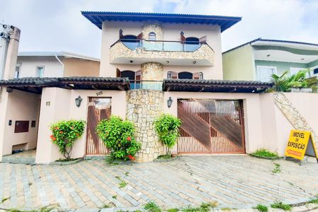 Casa à venda com 606m², 4 quartos e 6 vagasFachada da Casa 