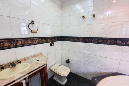 Casa à venda com 606m², 4 quartos e 6 vagasBanheiro da Suíte 1