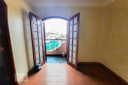 Casa à venda com 606m², 4 quartos e 6 vagasSuíte 2