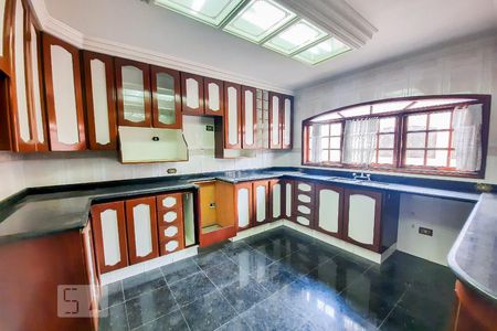 Casa à venda com 606m², 4 quartos e 6 vagasCozinha