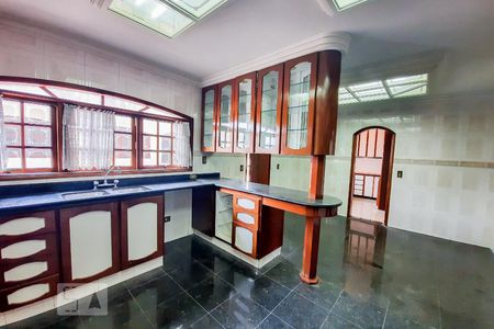 Casa à venda com 606m², 4 quartos e 6 vagasCozinha