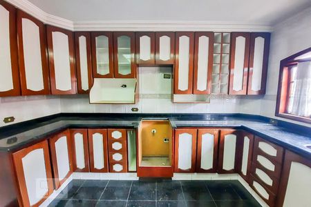 Casa à venda com 606m², 4 quartos e 6 vagasCozinha