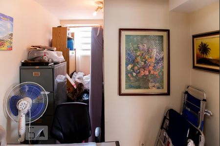 Casa à venda com 250m², 3 quartos e 4 vagas Casa à venda com 250m², 3 quartos e 4 vagasEscritório