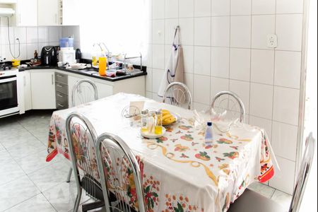 Casa à venda com 250m², 3 quartos e 4 vagas Casa à venda com 250m², 3 quartos e 4 vagasCozinha