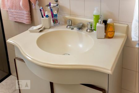 Casa à venda com 250m², 3 quartos e 4 vagas Casa à venda com 250m², 3 quartos e 4 vagasBanheiro 2 - Pia