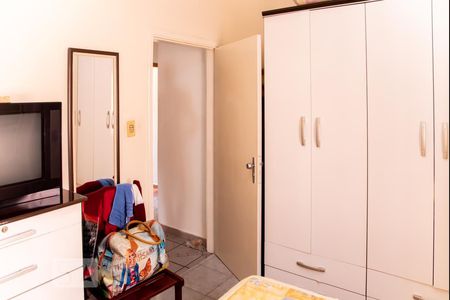 Casa à venda com 250m², 3 quartos e 4 vagas Casa à venda com 250m², 3 quartos e 4 vagasQuarto 2