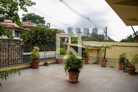 Varanda de casa à venda com 6 quartos, 500m² em Fazenda Morumbi, São Paulo