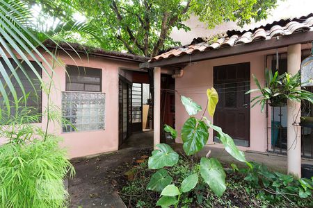 Casa à venda com 432m², 3 quartos e 5 vagasQuintal