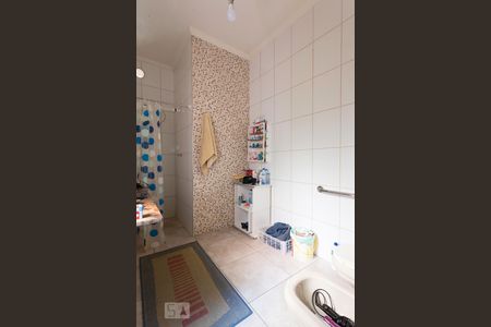 Casa à venda com 432m², 3 quartos e 5 vagasBanheiro da Suíte 1