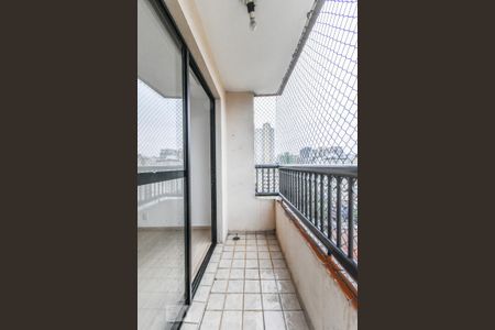 Apartamento à venda com 67m², 2 quartos e 1 vaga Apartamento à venda com 67m², 2 quartos e 1 vagaVaranda