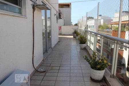 Apartamento à venda com 400m², 4 quartos e 2 vagas Apartamento à venda com 400m², 4 quartos e 2 vagasÁrea Externa