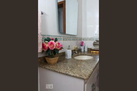 Apartamento à venda com 400m², 4 quartos e 2 vagas Apartamento à venda com 400m², 4 quartos e 2 vagasBanheiro