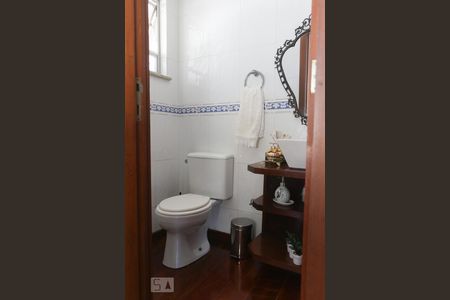 Apartamento à venda com 400m², 4 quartos e 2 vagas Apartamento à venda com 400m², 4 quartos e 2 vagasLavabo