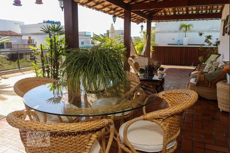 Apartamento à venda com 400m², 4 quartos e 2 vagas Apartamento à venda com 400m², 4 quartos e 2 vagasCobertura