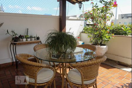 Apartamento à venda com 400m², 4 quartos e 2 vagas Apartamento à venda com 400m², 4 quartos e 2 vagasCobertura