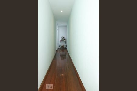 Apartamento à venda com 400m², 4 quartos e 2 vagas Apartamento à venda com 400m², 4 quartos e 2 vagasCorredor