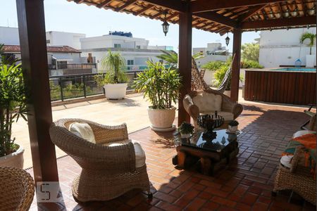 Apartamento à venda com 400m², 4 quartos e 2 vagas Apartamento à venda com 400m², 4 quartos e 2 vagasCobertura