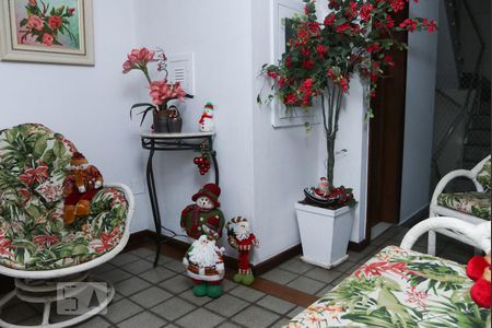 Apartamento à venda com 400m², 4 quartos e 2 vagas Apartamento à venda com 400m², 4 quartos e 2 vagasHall de Entrada