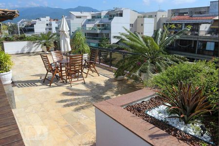 Apartamento à venda com 400m², 4 quartos e 2 vagas Apartamento à venda com 400m², 4 quartos e 2 vagasCobertura