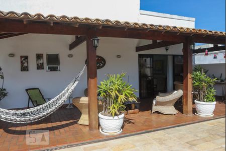 Apartamento à venda com 400m², 4 quartos e 2 vagas Apartamento à venda com 400m², 4 quartos e 2 vagasCobertura