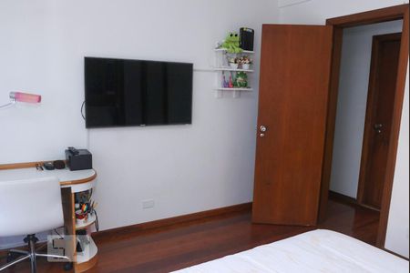Apartamento à venda com 400m², 4 quartos e 2 vagas Apartamento à venda com 400m², 4 quartos e 2 vagasQuarto 2