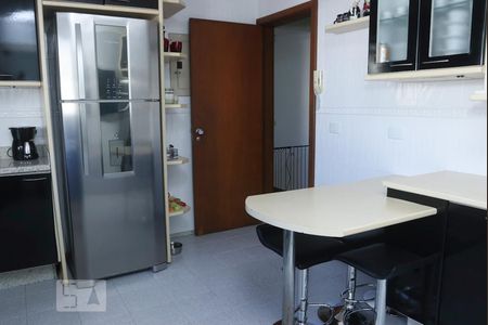 Apartamento à venda com 400m², 4 quartos e 2 vagas Apartamento à venda com 400m², 4 quartos e 2 vagasCozinha - Armários