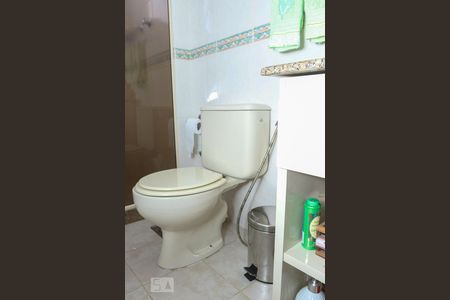 Apartamento à venda com 400m², 4 quartos e 2 vagas Apartamento à venda com 400m², 4 quartos e 2 vagasBanheiro da Suíte 1