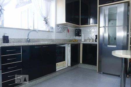 Apartamento à venda com 400m², 4 quartos e 2 vagas Apartamento à venda com 400m², 4 quartos e 2 vagasCozinha - Armários